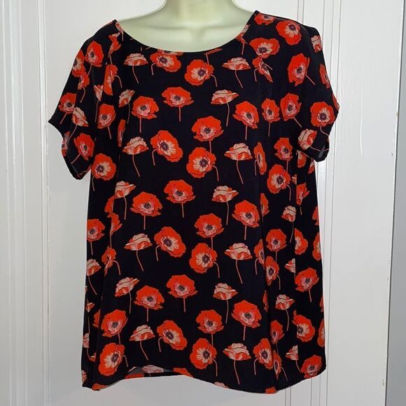 CAbi red poppies print short sleeve blouse with split back - Picture 1 of 10